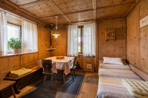 Ferienwohnung Burgfrieden Brixen with BrixenCard