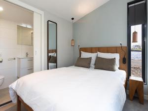 Luxury Docklodge on the water