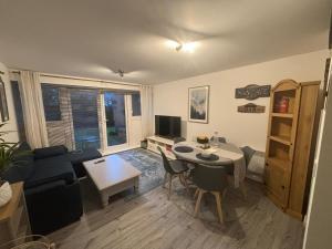 2 bed room , ensuite Flat close to Heathrow, Windsor , Langley