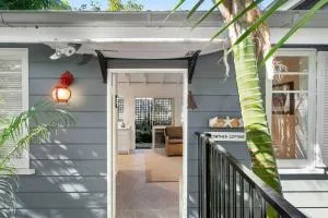 Cynthea Cottage - Avalon