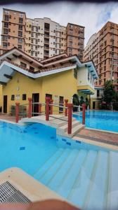 Near Manila Airport COZY HOTEL STYLE Condo With Pool 7A