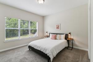 Verandas 1836 I Modern 2Bd I Parking I Pool I Gym