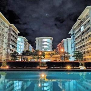 Sam Stays Stayscation