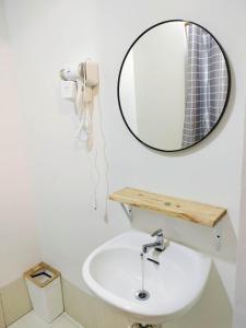 Sam Stays Stayscation