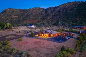 Retreat, Zion view, Hot Tub, RV Parking, 27 miles Zion - Apple Valley