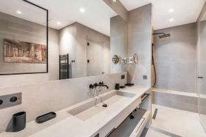 Appartement luxueux historique proche bon marché