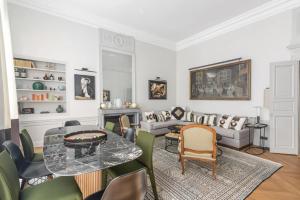 Appartement luxueux historique proche bon marché