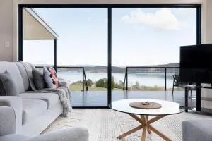 Wedgetail On The Tamar - Clarence Point