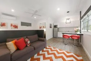 Milton Mews Red Studio Auchenflower Pets - 布里斯班