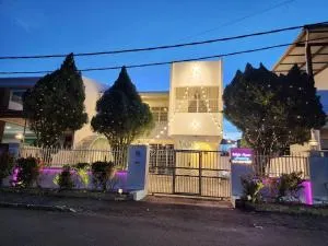 White House Semi D 6Room 12Pax - Баттерворт