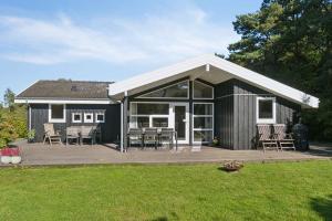 Excellent Cottage With Sauna And Spa, 10 Persons