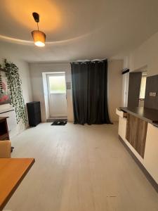 Appartements x GITES CONFORT DISCOUNT LE MONTANA PROCHE BESANCON x : photos des chambres