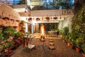 ELIVAAS 5 BHK with Garden & Balconies - Lakeview Manor - Kāthgodām