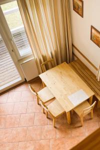 Tiny Houses & Schwedenhäuser Ahoi Camp Canow