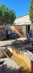 B&B / Chambres d'hotes Chambre d-hotes au calme, jacuzzi et piscine prive proche Carcassonne : photos des chambres
