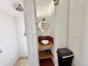 Appartements T2 chaleureux - wifi - plage et commerces a pieds : photos des chambres