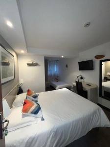 Economy Triple Room (Semi Basement) room in Le Relais des Iles