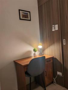 1BR Condotel with Balcony at FAME Residences #FM55