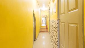 RedDoorz at LYOTO Bed and Breakfast near NAIA Terminal