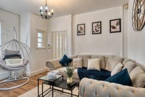 Modern 3BR Home - Pet Friendly - Near City Centre