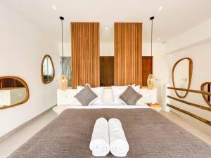 Las Casas Canggu Studio Villa with Private Pool