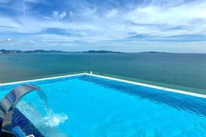 7th floor Copacabana Jomtien Beach Luxury Condo with Four Pools and Ocean Views