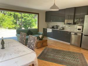 Aristea garden unit- amazing mountain views