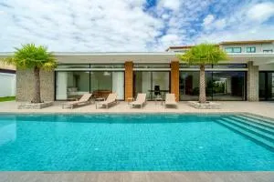 4 Bedroom Private Pool Villa in Rawai by RESAVA - Ban Saiyuan (1)