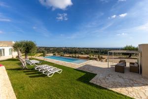 Casale degli Ulivi con piscina