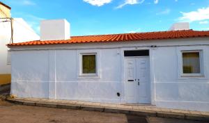 StoryHouse33 - Casa com histórias, pátio e jacuzzi