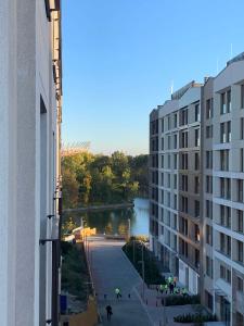 Perfect Location - Modern Riverside Apartment - Hotel 4 stelle a Varsavia