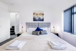 Chaucer Avenue 6 Bedroom & 3 Bathroom with Parking - Гейс