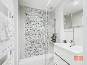 Les Lutins - sur la plage