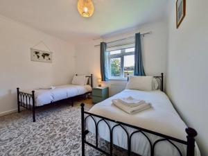 Charming 2-Bedroom Flat With Parking