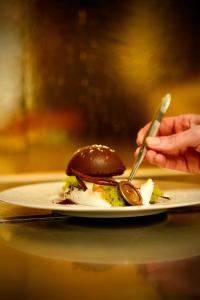 Hotels Logis Le Relais de la Voie Sacree : photos des chambres