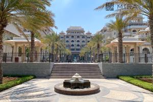 Mira Holiday Homes - Spacious 2 bedroom with patio in Palm Jumeirah - 4hvězdičkové hotely ve městě Dubaj