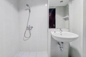 Comfort Living and High Floor Studio Casa de Parco Apartment By Travelio