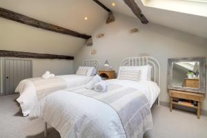 Clares Cottage Near Cartmel - Dog Friendly, Homely, Aga, Log Burners, Disney Plus & Netflix