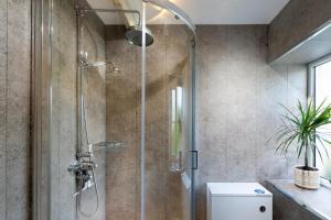 Clares Cottage Near Cartmel - Dog Friendly, Homely, Aga, Log Burners, Disney Plus & Netflix