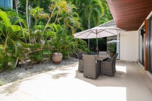 山海の夢 1600平豪华私人泳池别墅 15m超大泳池 步行海边 免费早餐 佣人