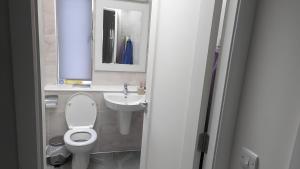 New House, Private Rooms in a Peaceful Neighborhood