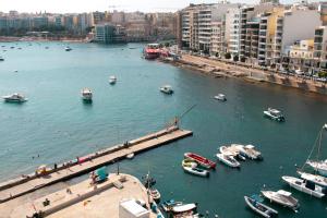 Spinola Duplex Penthouse Deluxe