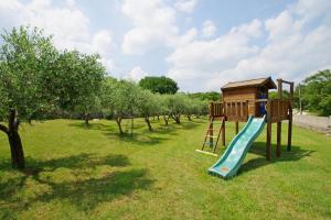Ferienwohnung in Rakalj mit Grill und Garten