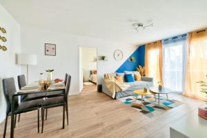 Appartements Le Cosy Yellow Appartement lumineux a 5 min de la Gare d'Evry avec parking gratuit : photos des chambres