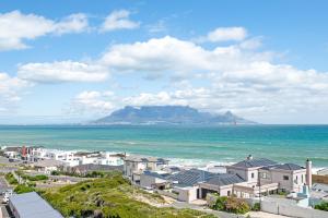 Luxury Beachfront Penthouse in Blouberg- 402 Azul