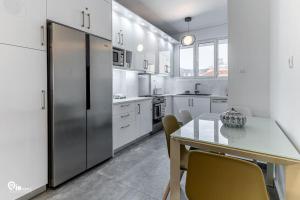 Hliana - Premium Sky & Sunset View House in Glyfada