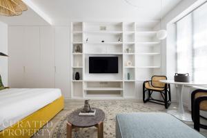Light-filled Studio with AC - Earls Court