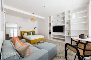 Light-filled Studio with AC - Earls Court