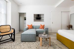 Light-filled Studio with AC - Earls Court