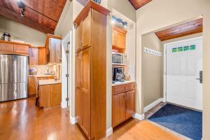 Alpine Court Chalet home